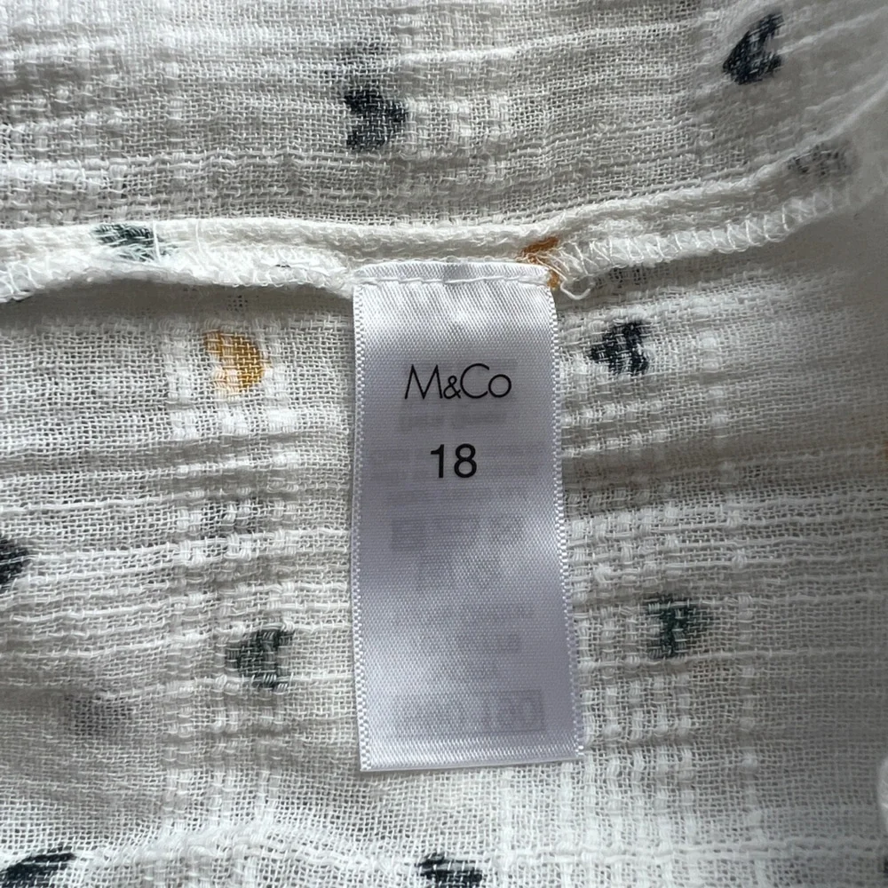 M&CO Heart Print Blouse - Picture 11 of 12